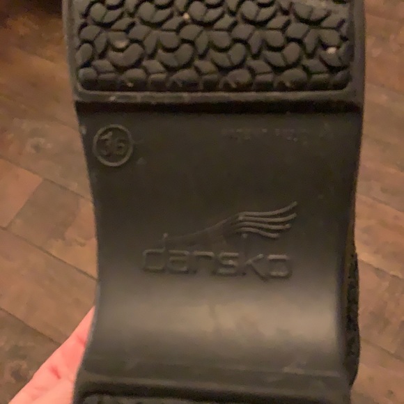 Dansko nursing clogs - Picture 6 of 7